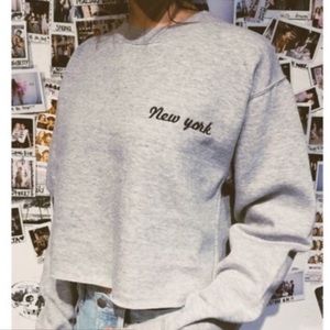 Brandy Melville New York cropped crewneck